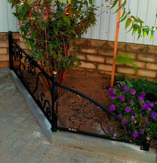 Кованое ограждение для цветника №21