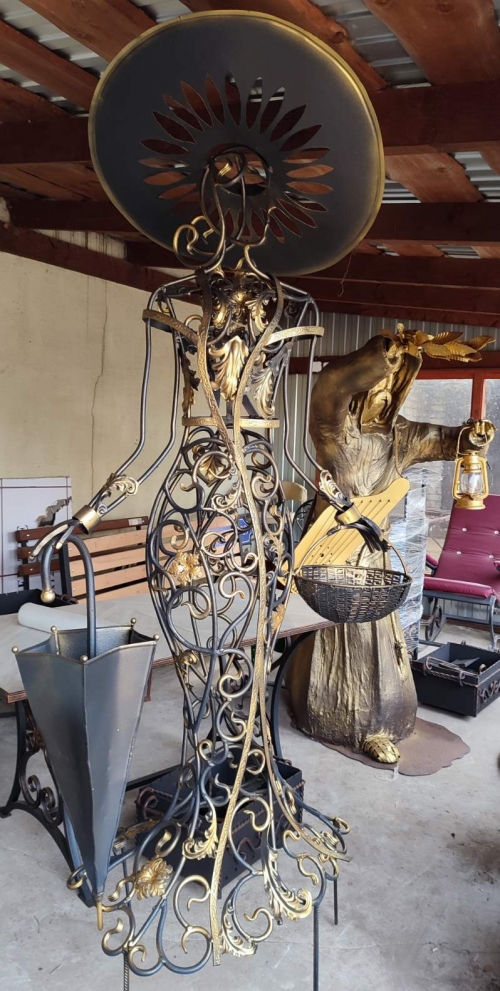 Композиция "Мадам-цветочница"