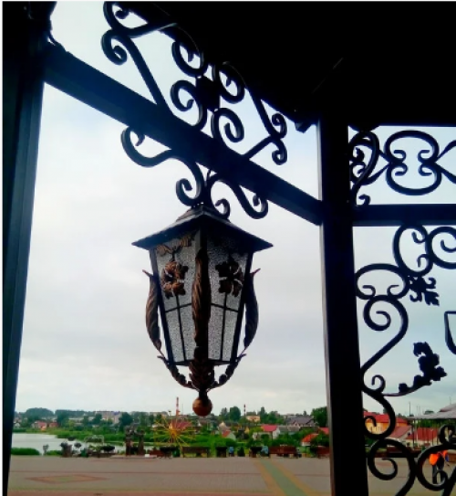 Ротонда с часами.