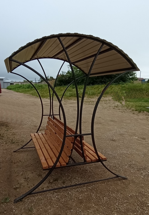 Двухсторонняя скамейка с навесом