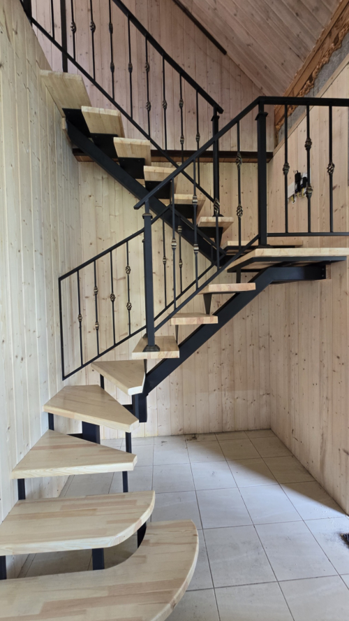 Лестница с площадкой №27