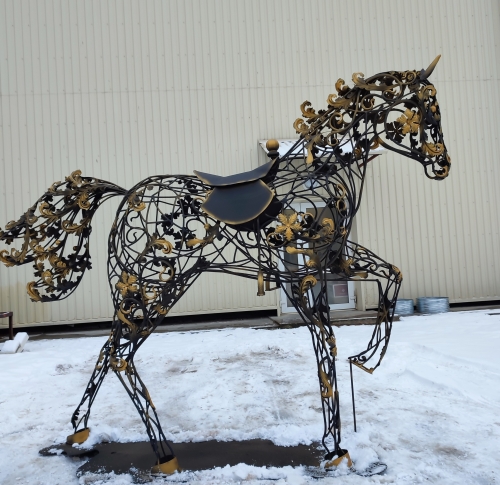 МАФ "Лошадь с золотыми подковами"