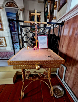 Стол-подсвечник №2